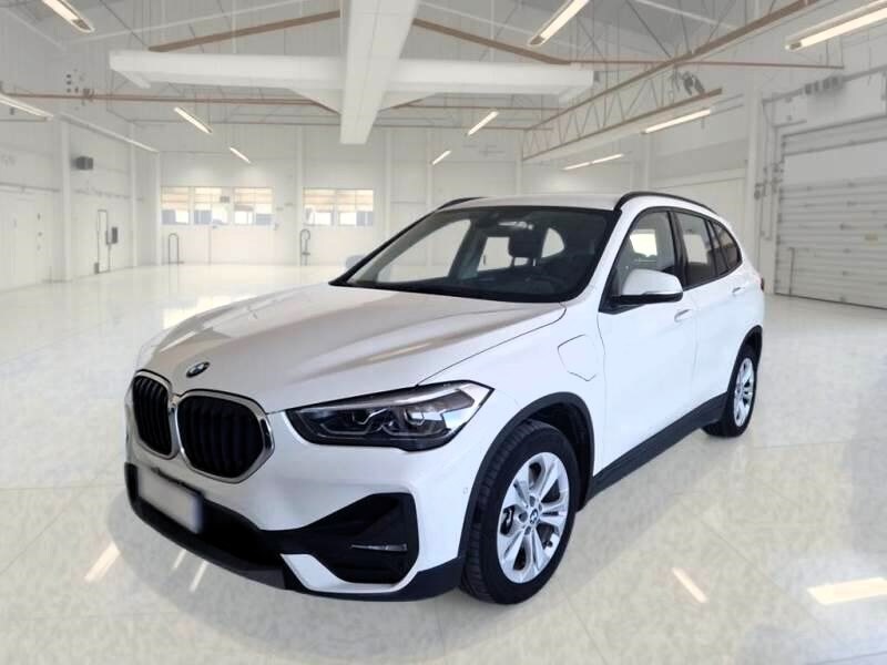 BMW X1            (F48)