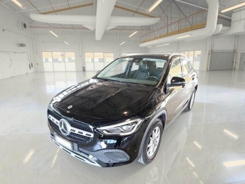 Foto MERCEDES GLA          (H247)